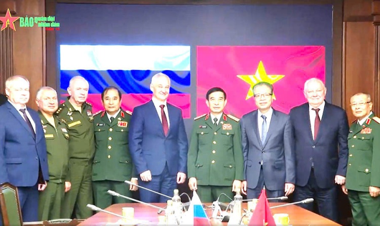Tiếp tục phối hợp thúc đẩy quan hệ hợp tác quốc phòng Việt Nam - Liên bang Nga