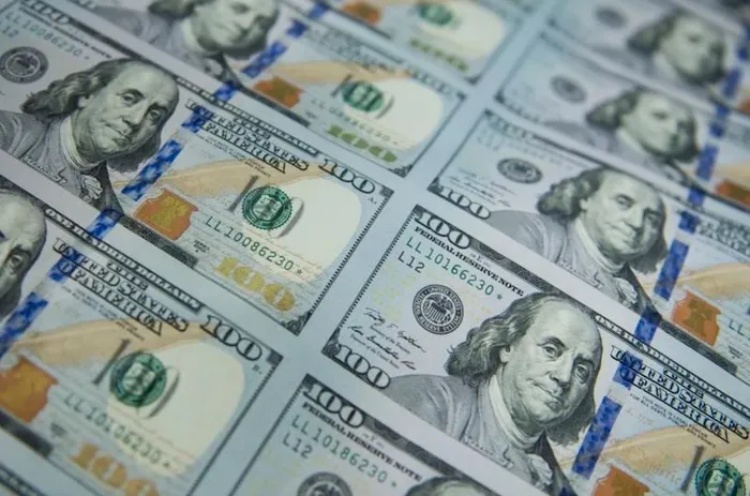 Đồng đô la Mỹ tăng vọt, bitcoin áp sát mốc 90.000 USD