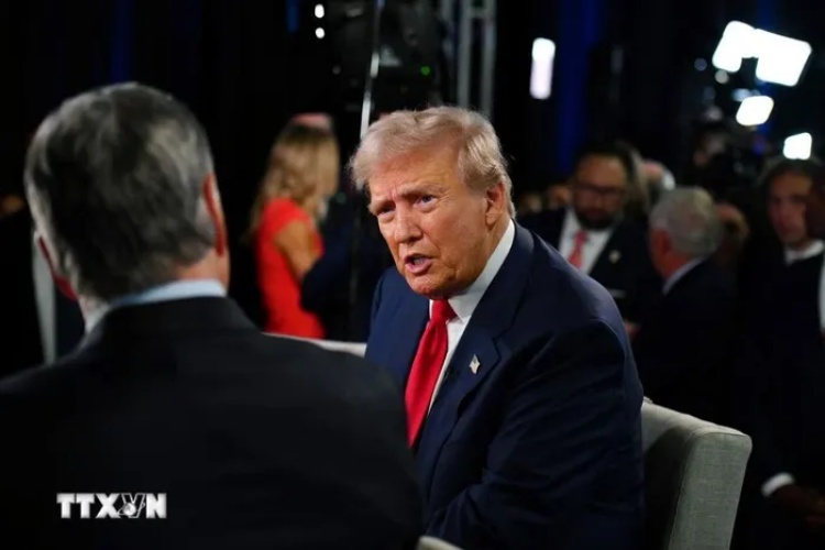 Bầu cử Mỹ 2024: Ông Trump cảnh báo áp thuế 200% với ôtô nhập khẩu từ Mexico