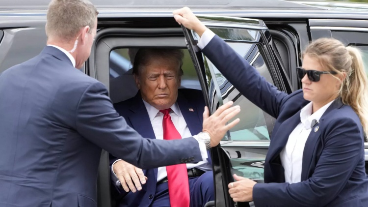 Người bị bắt giữ vì định ám sát Trump từng xuất hiện trong một đoạn video ủng hộ Azov
