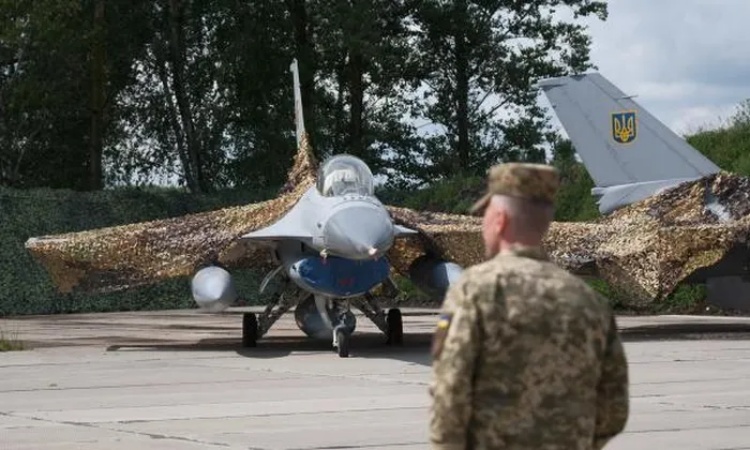 Nhà Trắng dỡ lệnh cấm, cho nhà thầu quân sự sang Ukraine