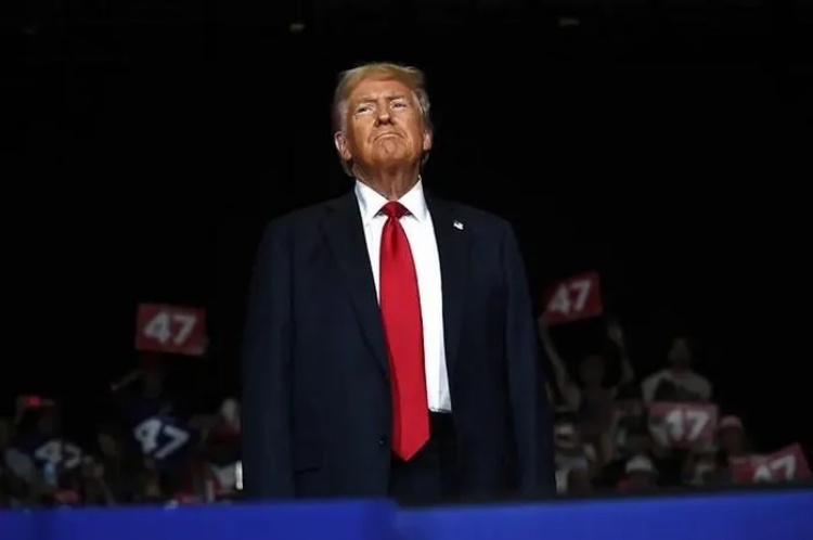 Ông Trump muốn bắn hạ loạt UAV bí ẩn xuất hiện ở Mỹ