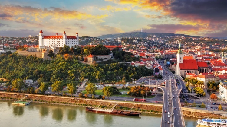 Slovakia muốn duy trì ngoại lệ nhập khẩu dầu của Nga