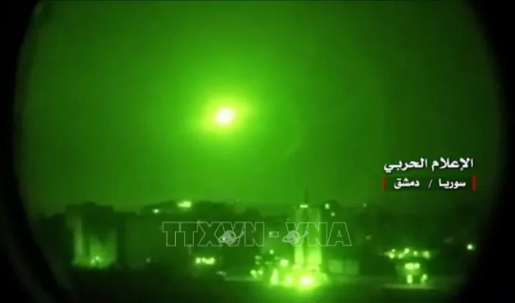 Israel tấn công căn cứ phòng không tại Syria