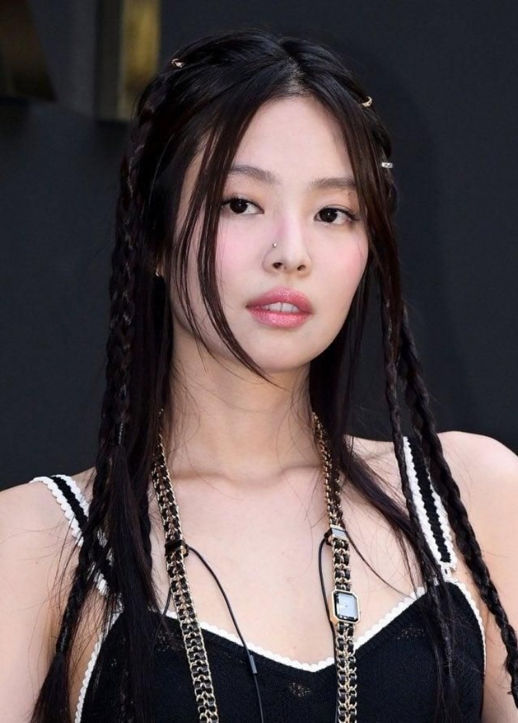 Jennie (BLACKPINK) hủy hoại sự nghiệp vì 'thuốc lá'
