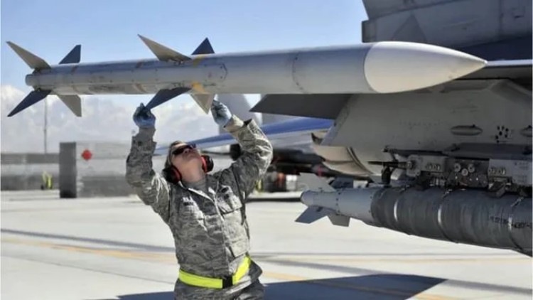 Mỹ tuyên bố cung cấp máy bay chiến đấu F-16 cho Ukraine