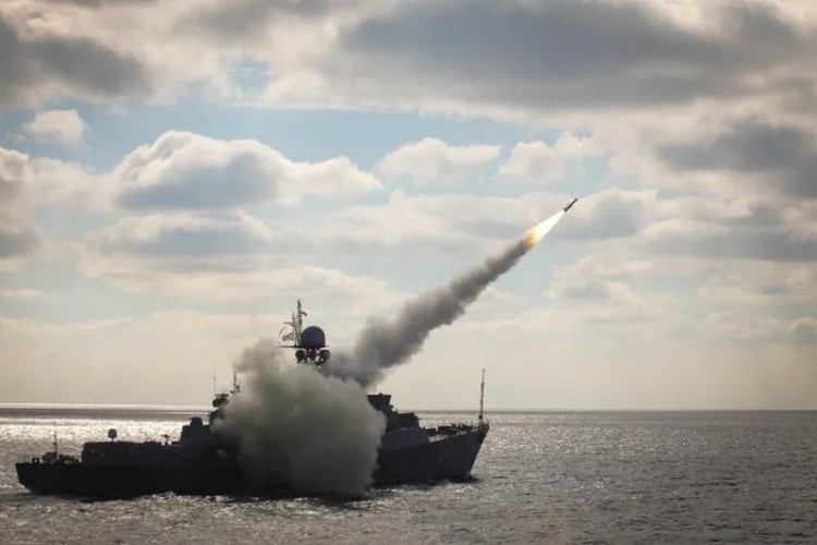 Houthi tấn công thành phố cảng của Israel bằng tên lửa đạn đạo