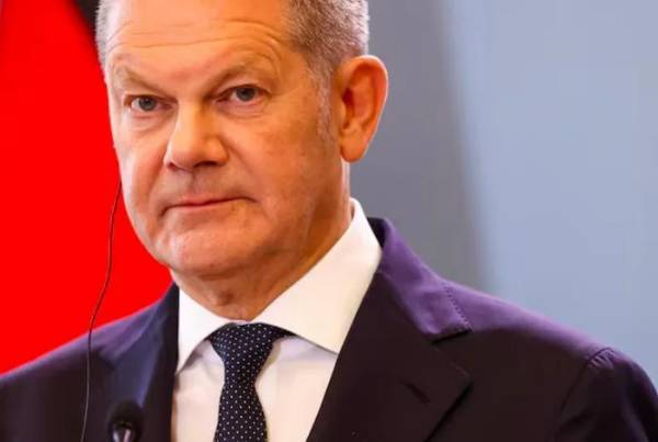 Thủ tướng Đức Olaf Scholz bày tỏ lo ngại về tình hình chính trị Pháp