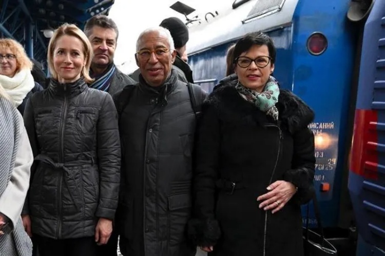 Tổng thống Zelensky 'nhờ cậy' Tổng thống Biden đưa Ukraine vào NATO