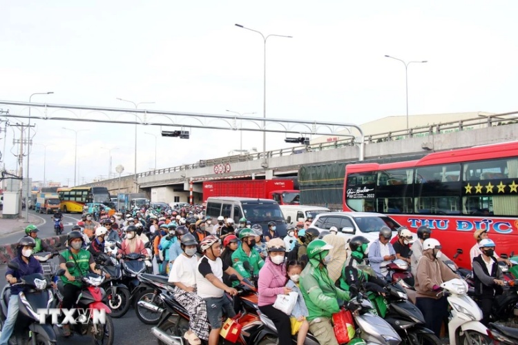 Khu vực cửa ngõ TP Hồ Chí Minh ùn tắc giao thông trước kỳ nghỉ Lễ 2/9
