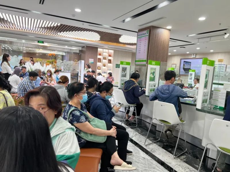 Xác thực sinh trắc học: Nhiều người rối bời, nhân viên ngân hàng bó tay