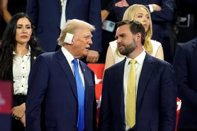 Đối tượng lên mạng đe dọa tính mạng ông Trump và 'phó tướng' bị bắt