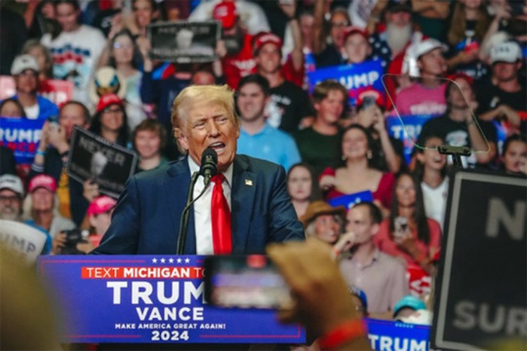 FBI nói ông Trump có thể không bị trúng đạn trong cuộc vận động tranh cử