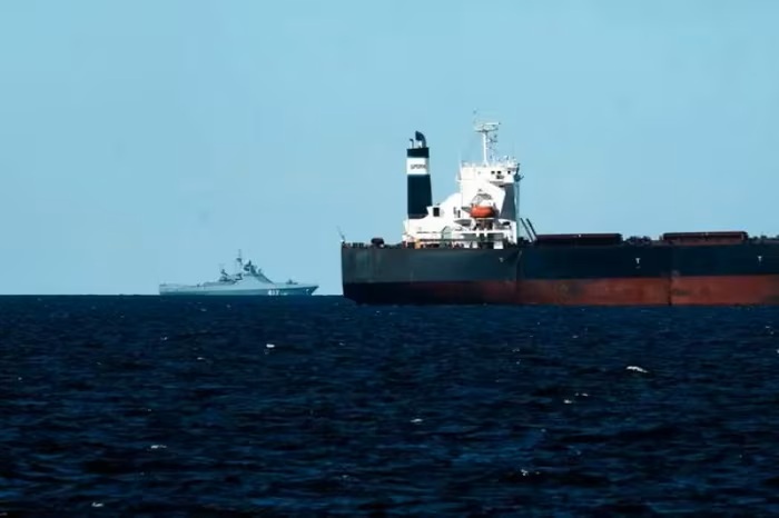 Estonia thận trọng không bắt giữ tàu thuộc 'hạm đội bóng tối' của Nga do lo ngại đụng độ quân sự trực tiếp