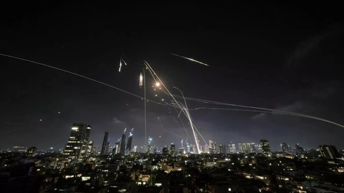 Iran thông báo với Mỹ rằng họ sẽ tiến hành nhiều cuộc tấn công lớn hơn vào Israel