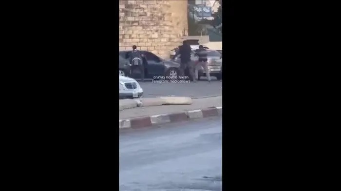 Đặc vụ chìm Israel chặn xe, hạ sát chỉ huy lữ đoàn Palestine ngay trên phố