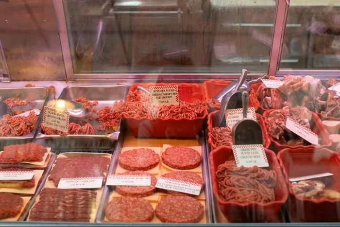 Tổng thống Trump bất ngờ giảm thuế nhập khẩu một loạt hàng hóa