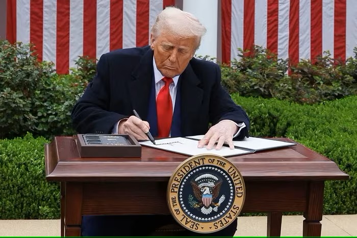 Kinh tế toàn cầu lại bị tác động vòng thuế mới của ông Trump?