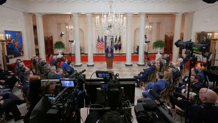 Tình báo Mỹ 'chịu thua' Tổng thống Trump