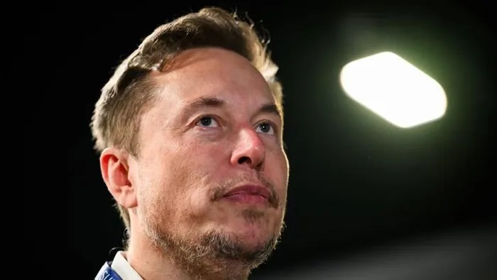 Tỷ phú Elon Musk cáo buộc Tổng thống Biden 'phản quốc'
