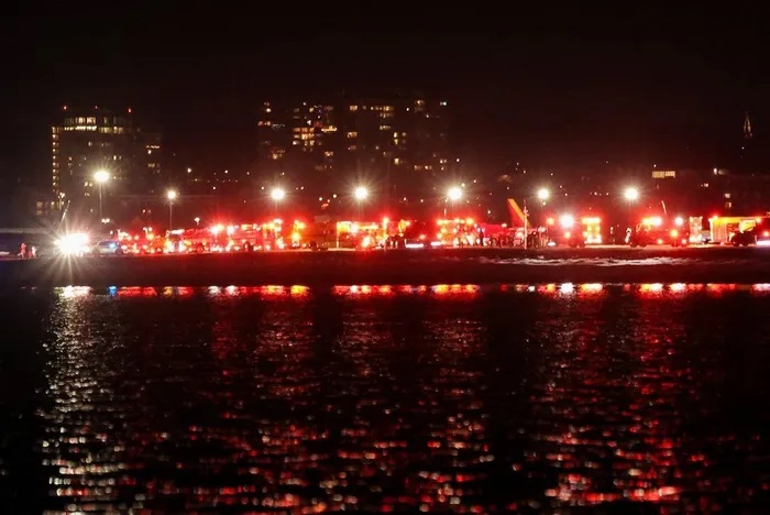 Mỹ: Máy bay chở khách đâm trúng trực thăng quân đội giữa bầu trời Washington