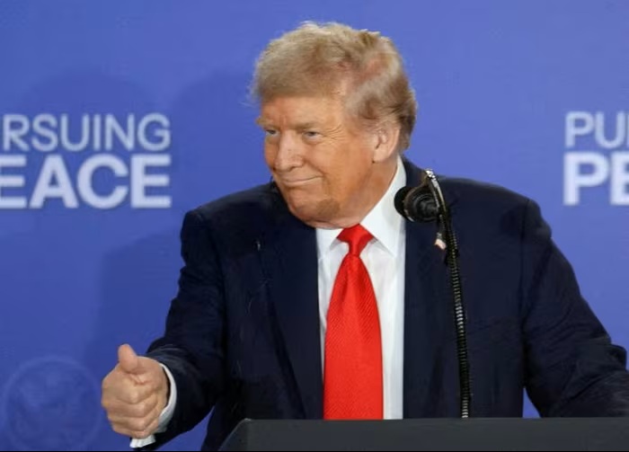 Ông Trump đổi lập trường, bỏ yêu cầu ngừng bắn ở Ukraine