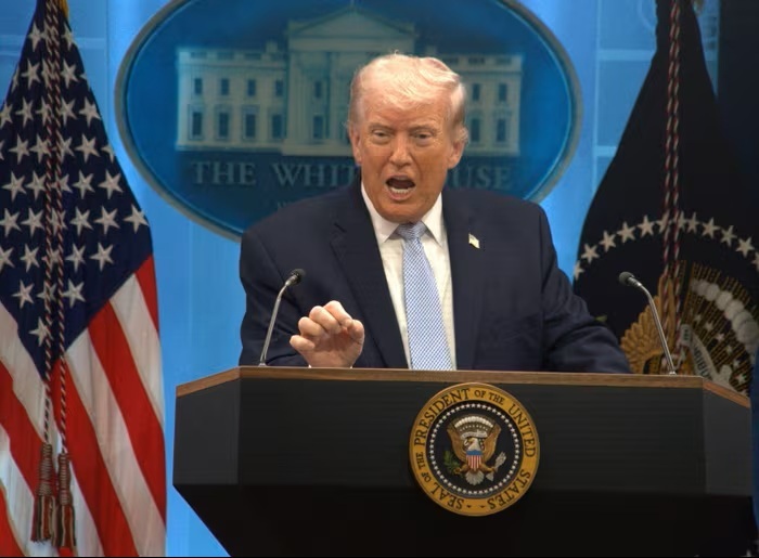 Tổng thống Trump tuyên bố Mỹ chặn tàu chở 'quà tặng' từ Trung Quốc tới Iran