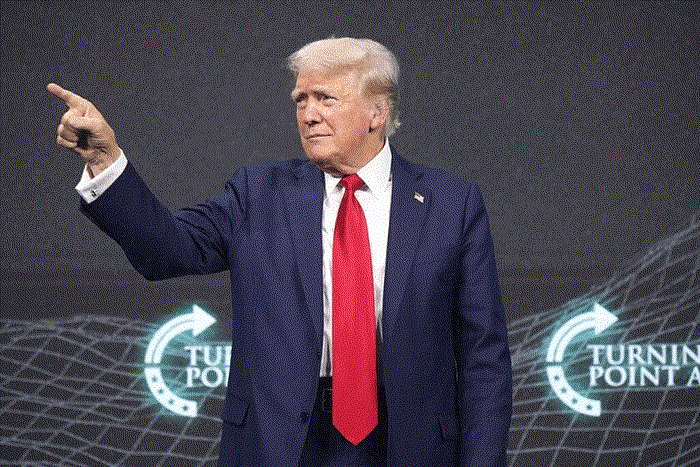 Ông Trump áp thuế cao lên 3 đối tác lớn nhất: Cuộc chiến thương mại bắt đầu