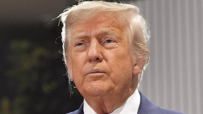 Tổng thống Trump kêu gọi tước giấy phép các kênh truyền hình Mỹ