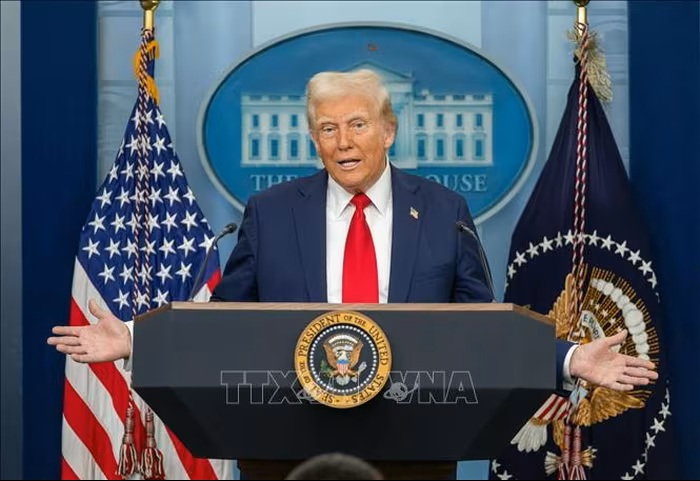 Tổng thống Trump kêu gọi doanh nghiệp nước ngoài ưu tiên lao động Mỹ