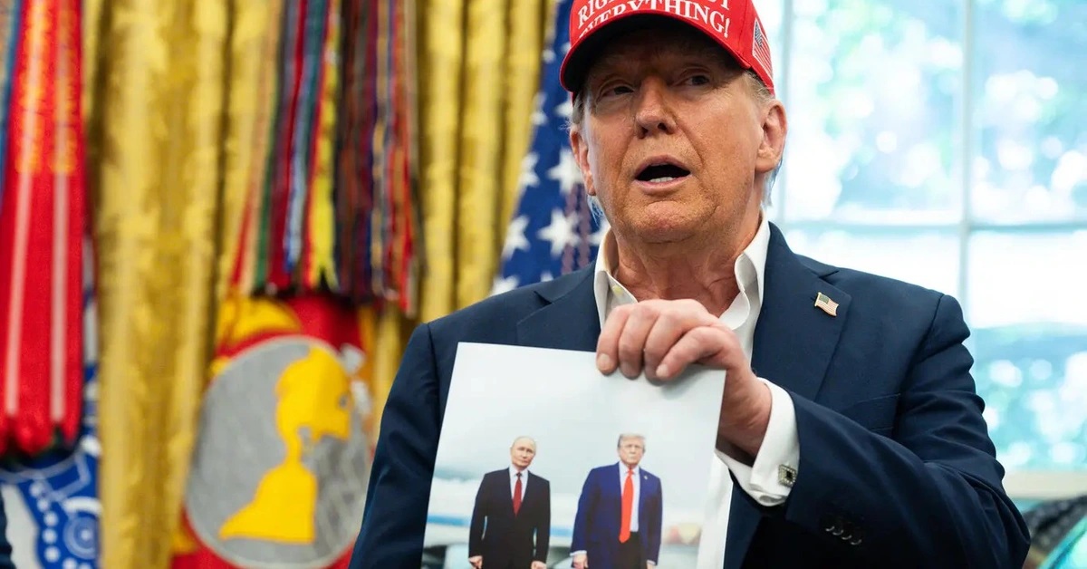 Ông Trump khoe quà tặng của ông Putin