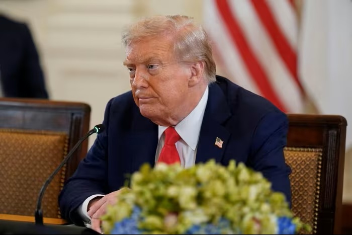 Tổng thống Trump dọa áp thuế quan 200% lên Trung Quốc