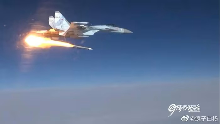 Nga tung 'cặp song sát' Su-34 và Su-35S áp chế đội hình tiêm kích phương Tây của Ukraine