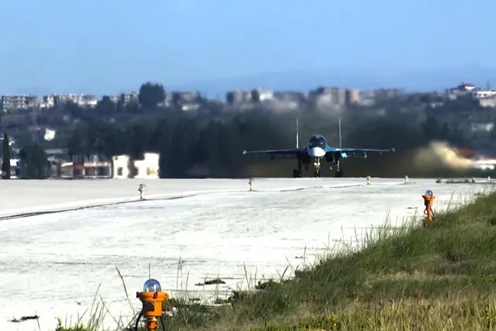 Moskva cáo buộc Mỹ, Anh lên kế hoạch tấn công căn cứ của Nga ở Syria