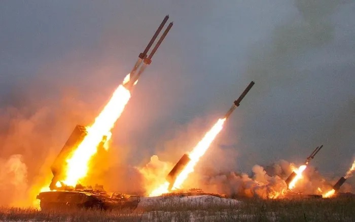 Nga trút tên lửa và bom lượn vào Kharkov để trả đũa vụ Ukraine tập kích UAV