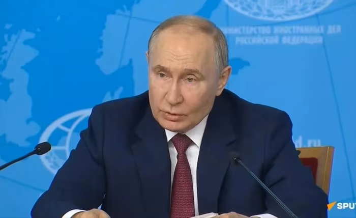 Tổng thống Putin phê chuẩn học thuyết bảo vệ tiếng Nga