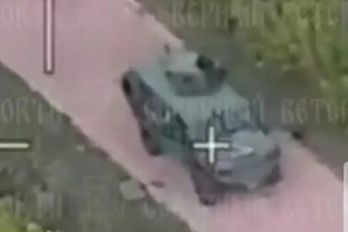 Hình ảnh xe bọc thép Canada bị UAV phá hủy khi xâm nhập tỉnh Kursk của Nga