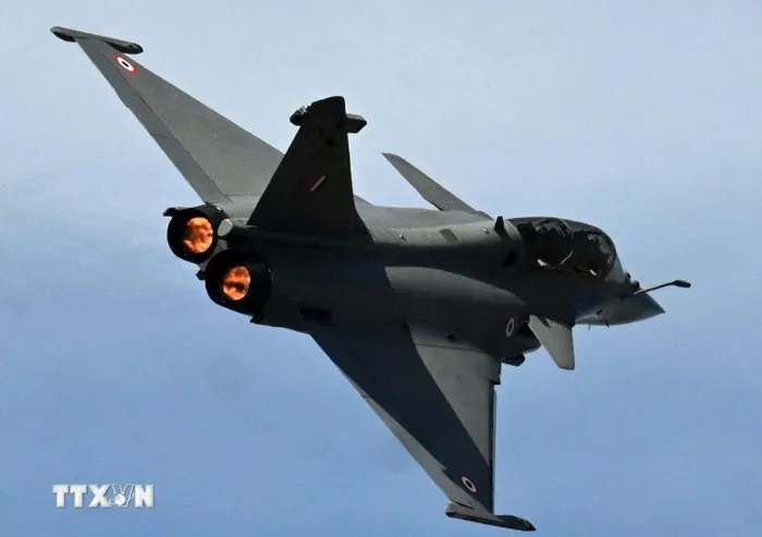 Pháp: Hai máy bay chiến đấu Rafale va chạm giữa không trung