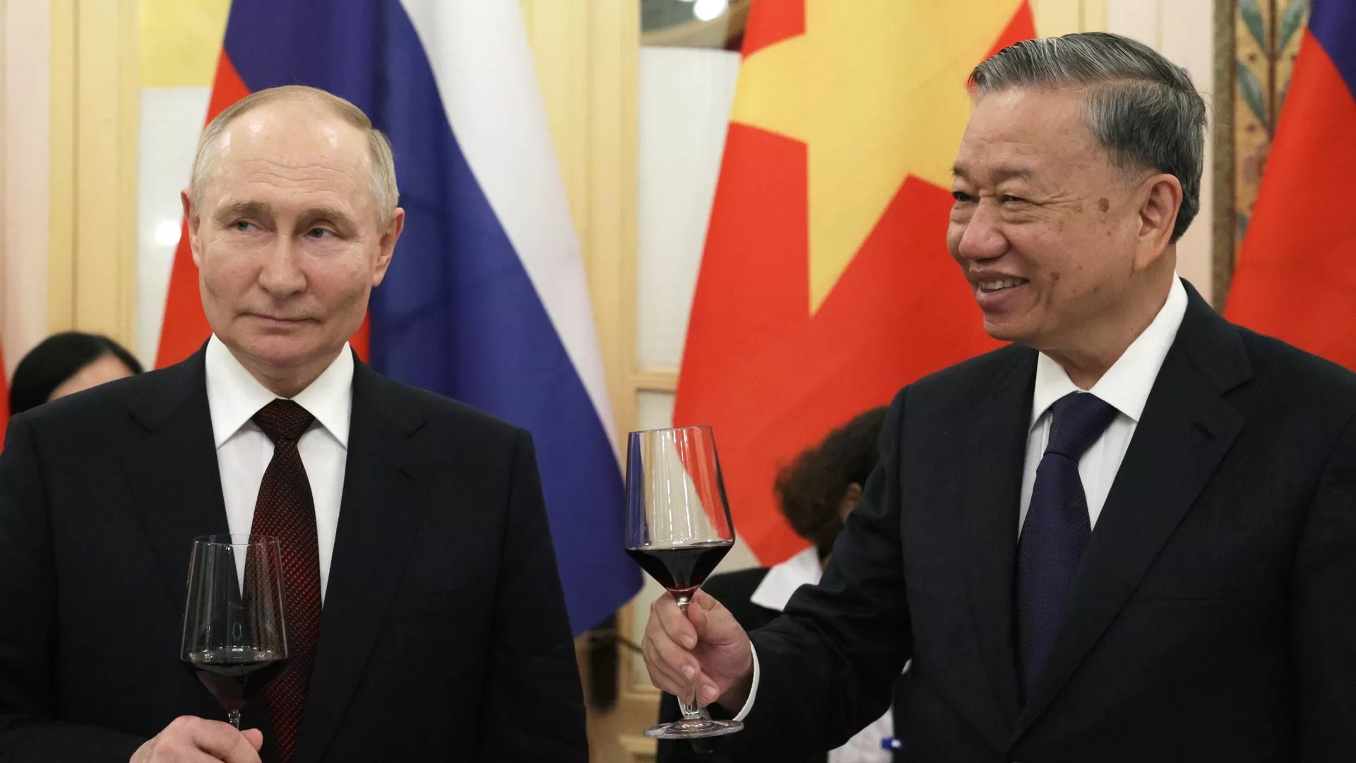 Tổng thống Putin gửi điện cảm ơn lãnh đạo Việt Nam về sự đón tiếp nồng nhiệt