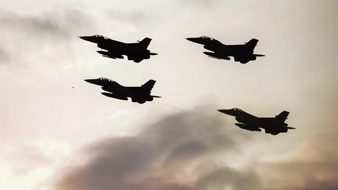 ''Ông Putin sẽ được lợi''. Tuyên bố từ Anh về F-16