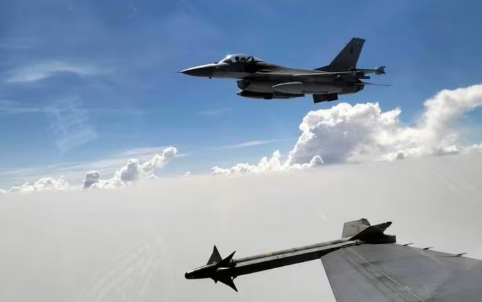 Xung đột Thái Lan - Campuchia: Tiêm kích F-16 tấn công gần các ngôi đền ở Suri