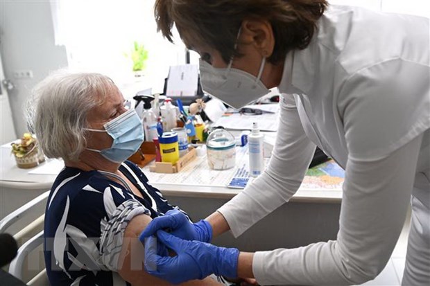 Áo cáo buộc một số nước EU bí mật ký hợp đồng mua vaccine COVID-19