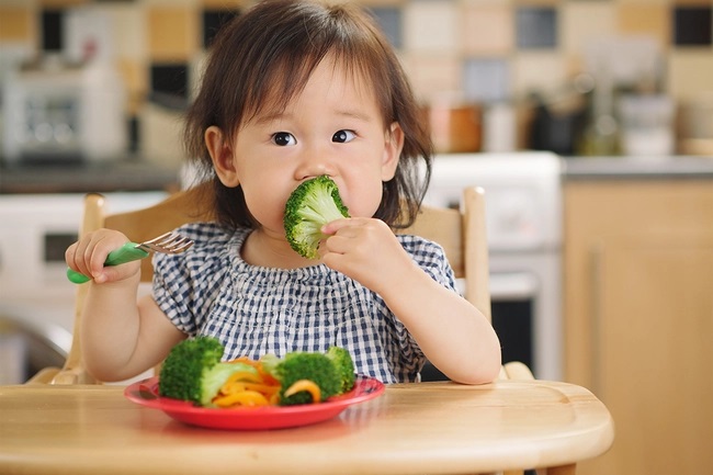 5 việc bố mẹ nên làm từ bây giờ để con không lo béo phì, tiểu đường và ngày càng cao lớn