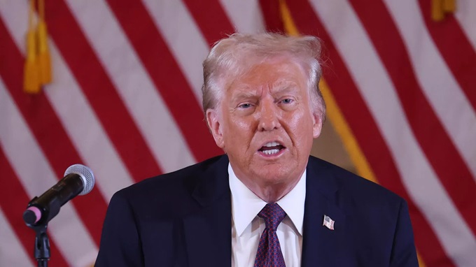Trump đình chỉ viện trợ cho Ukraina trong 90 ngày