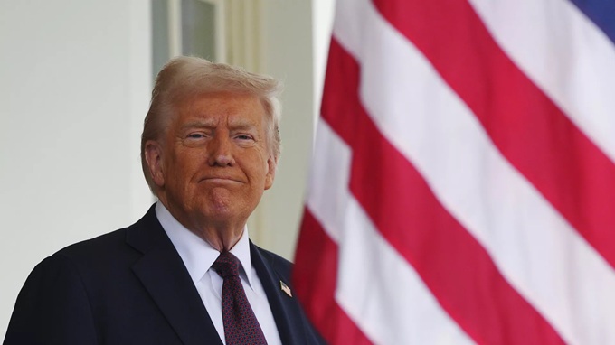 Tại Anh, một hành khách suýt gây nổ máy bay vì Tổng thống Donald Trump