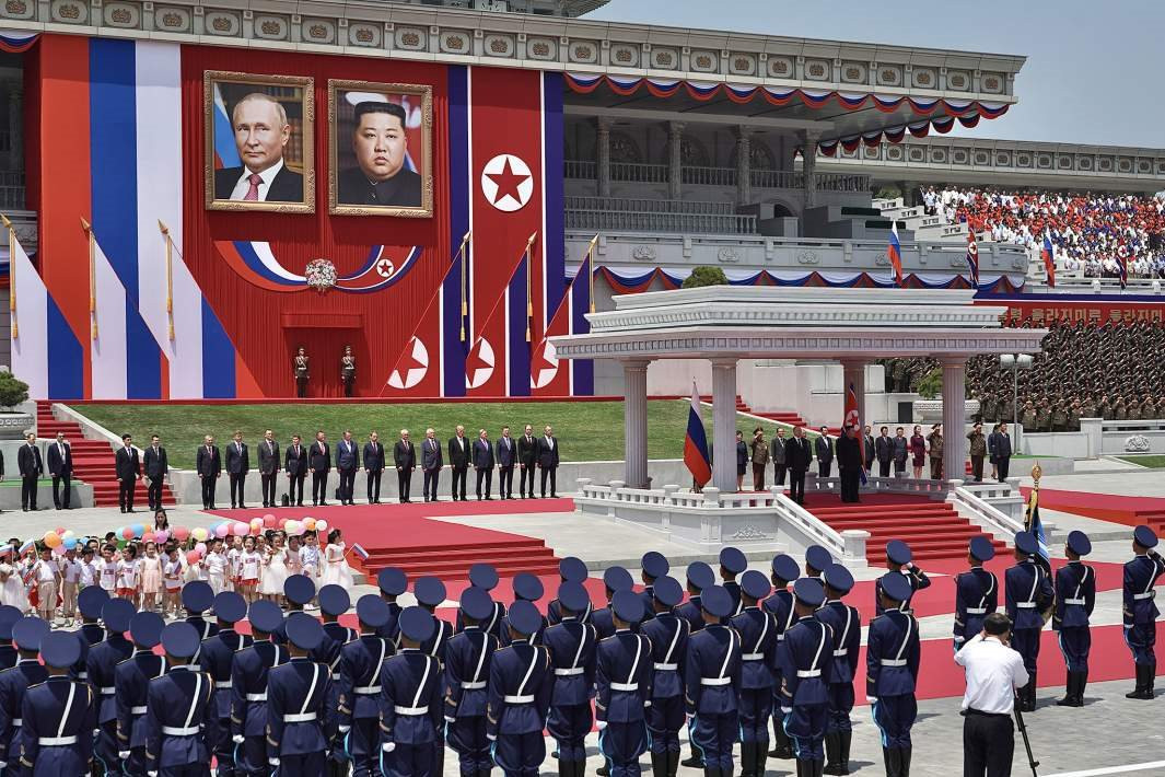 Tổng thống Putin nỗ lực mở rộng vòng tròn bạn bè của Nga