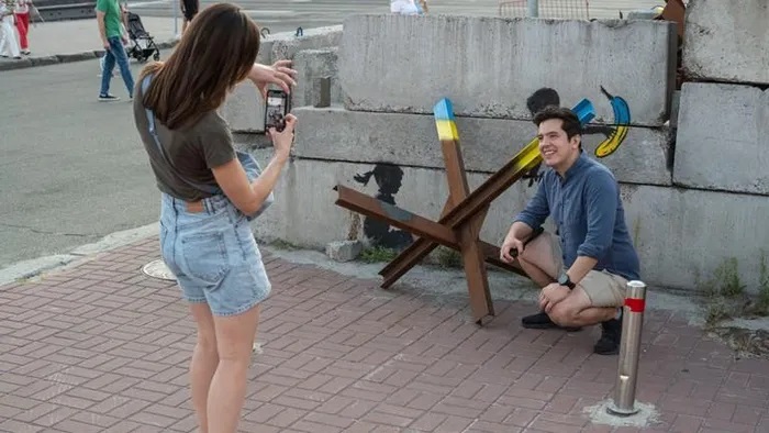 'Du lịch đen': Các công ty lữ hành Ukraine kiếm tiền từ xung đột