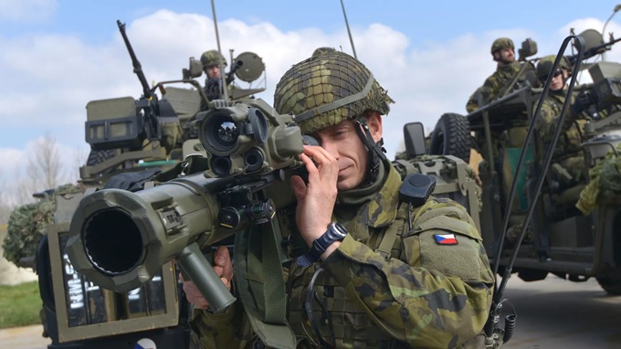 Việc gửi quân tới Ukraina sẽ tạo ra lỗ hổng trong hệ thống phòng thủ của EU và NATO