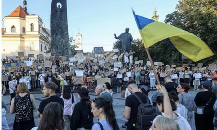 Ukraine gây tranh cãi khi hạn chế quyền của các cơ quan chống tham nhũng