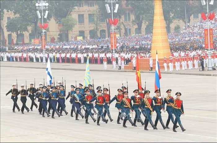 80 năm Quốc khánh: Báo chí Nga đưa tin đậm nét về lễ kỷ niệm hoành tráng